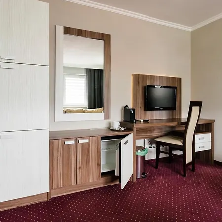 Hotel Menhard 3*