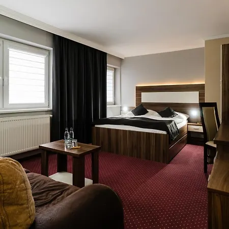 Hotel Hotel Menhard 3*