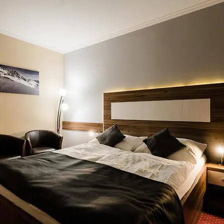 Hotel Hotel Menhard 3*