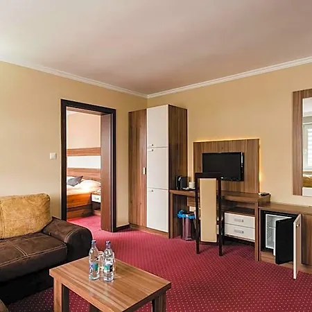 Hotel Menhard 3*