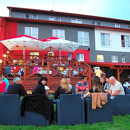 Hotel Hotel Menhard Wierzbów
