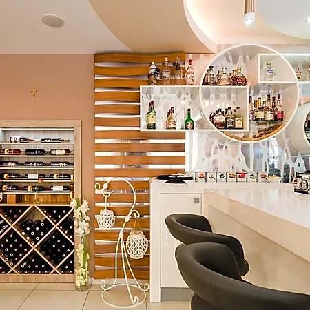 Hotel Menhard Hotel 3*