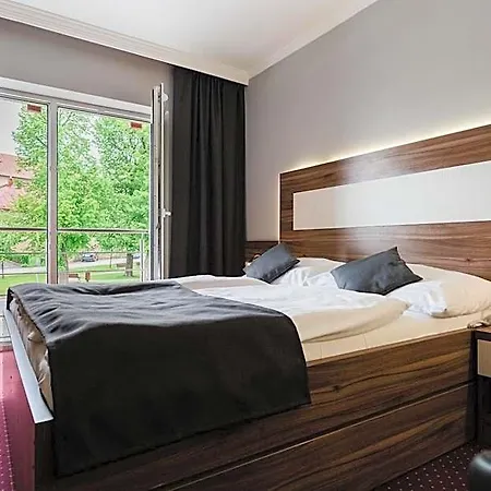 Hotel Hotel Menhard Wierzbów