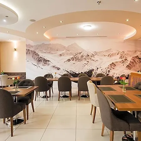 Hotel Menhard 3*