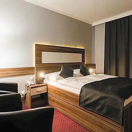 Hotel Hotel & Restauracia Menhard 3*